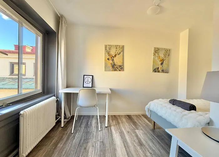 Appartement Workers Hq • 7br • 16 Beds • Center