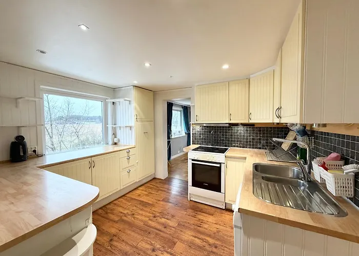 Workers - 8 Beds - Free Parking - Near Volvo