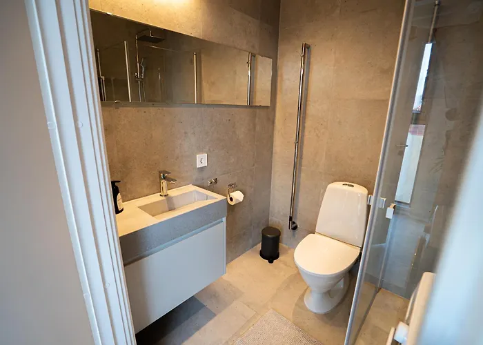 Floor With Rooftop, 1br In Great Location