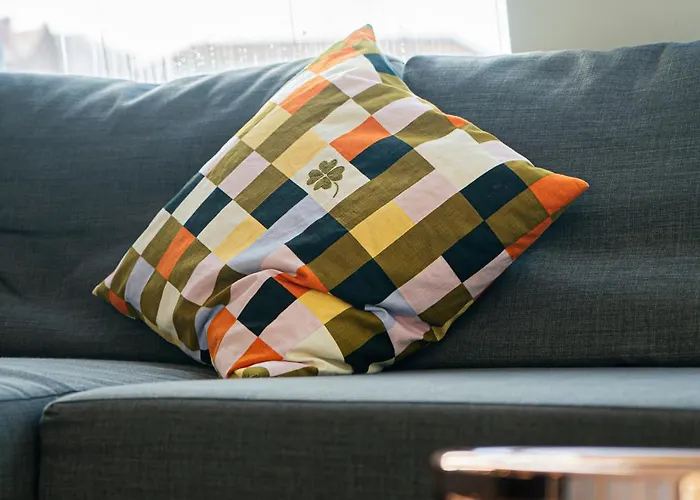 Floor With Rooftop, 1br In Great Location