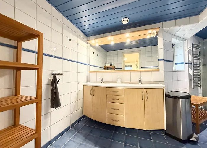 Workers - 8 Beds - Free Parking - Near Volvo *