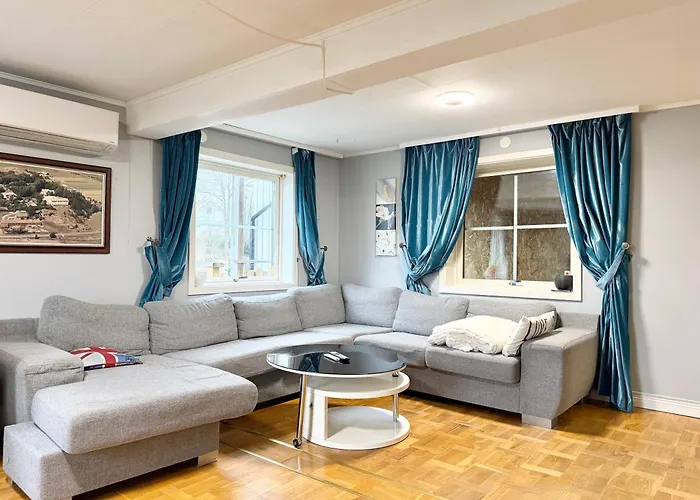 Workers - 8 Beds - Free Parking - Near Volvo Apartament *