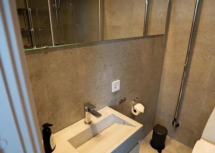 Floor With Rooftop, 1br In Great Location アパート ヨーテボリ