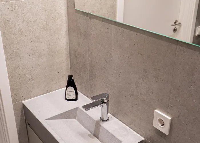 Floor With Rooftop, 1br In Great Location Göteborg