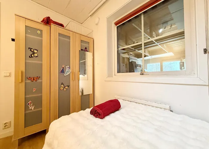 Workers - 8 Beds - Free Parking - Near Volvo