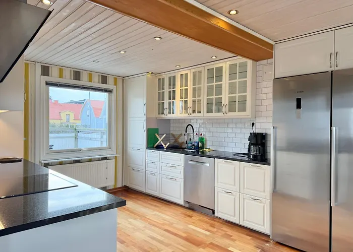 Workers - 4br - 8 Beds - 2 Kitchens - Volvo *