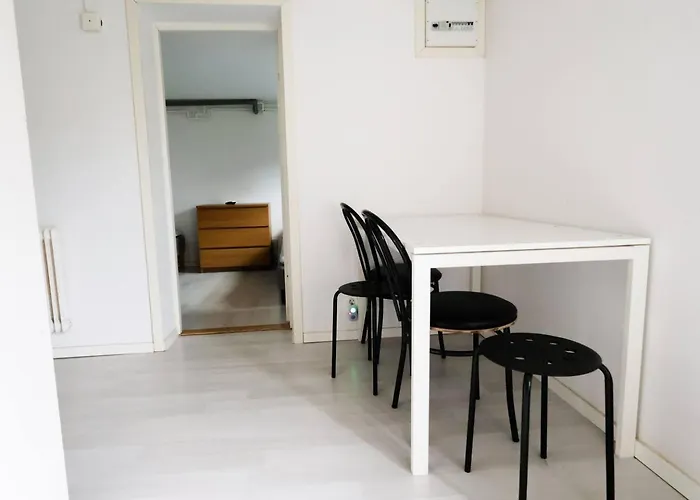 Workers Stay - Temporary House Moelndal 度假居 *