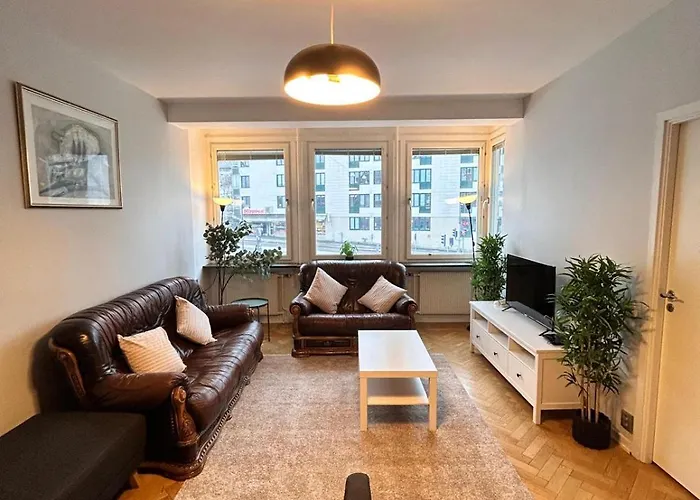 Apartment Spacious 4br In *