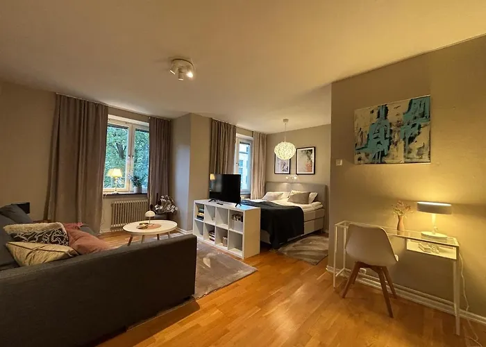 Inviting One-bedroom With Sleeping Space For Four * 예테보리