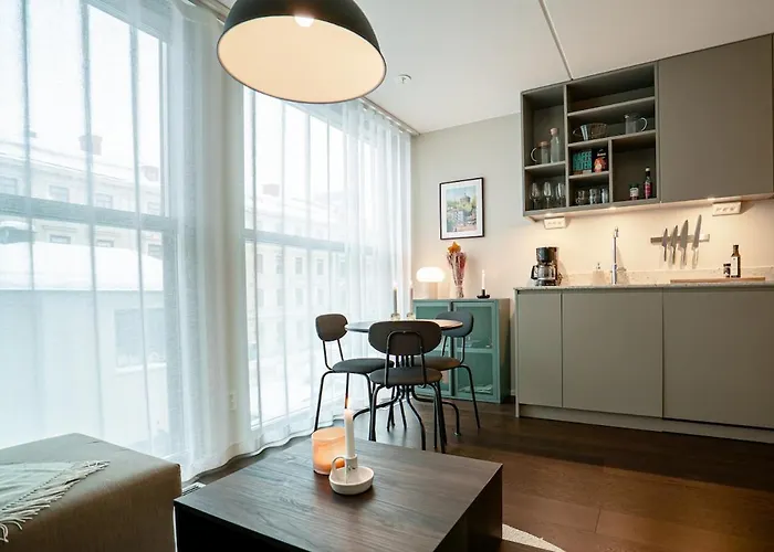 Bright Designer In Daire