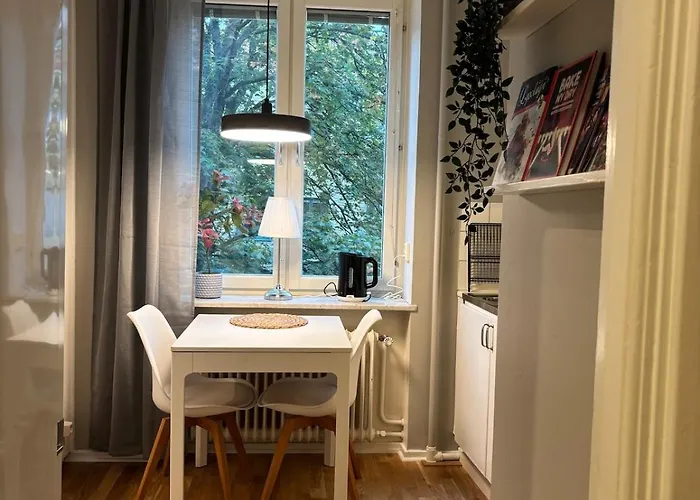 Inviting One-bedroom With Sleeping Space For Four *