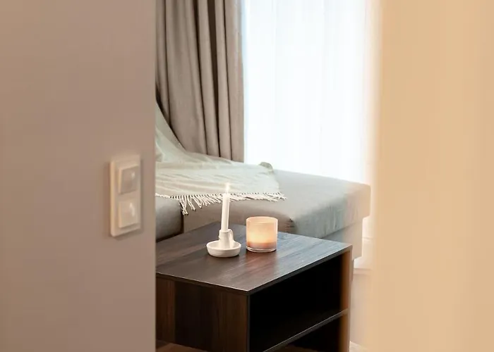 Bright Designer In Daire