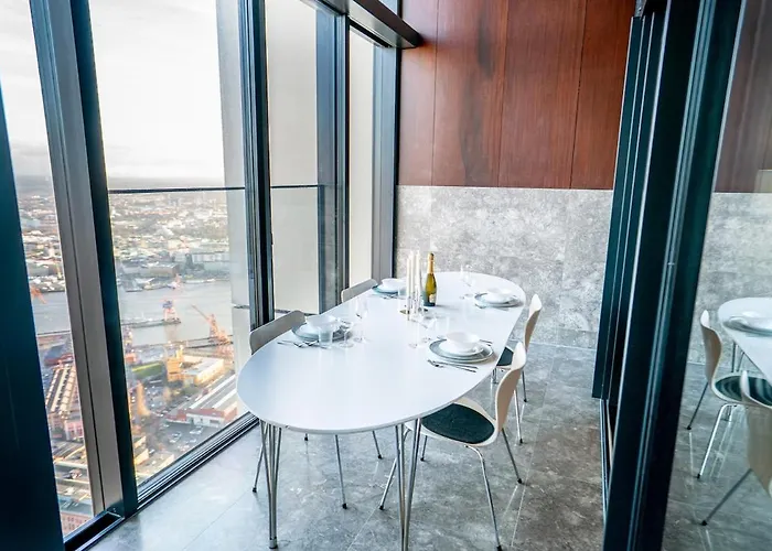 Penthouse 70th Floor Karlatornet 아파트 *