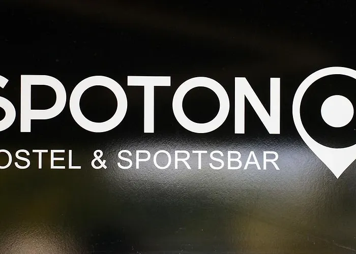 Spoton & Sportsbar Hostel *