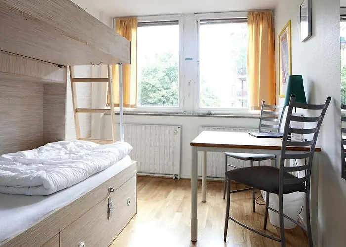 Slottsskogens Vandrarhem