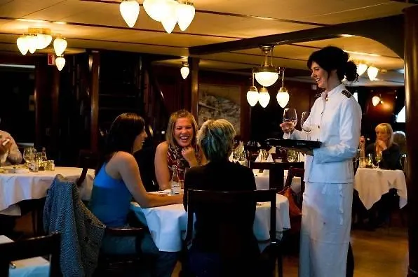 Barken Viking Hotel en barco