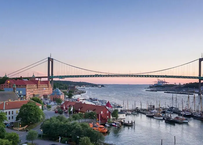 فندق Quality Waterfront 4*