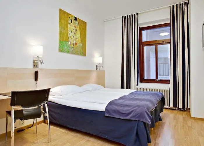 Center - Sure By Western 3*