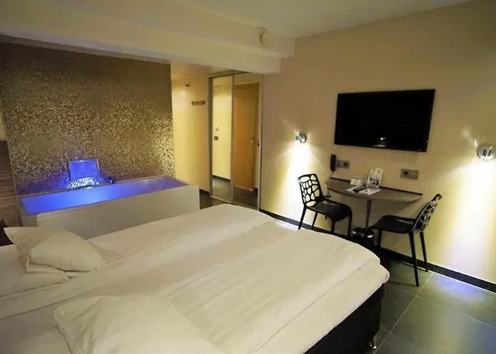 Hotel Sure By Western Arena