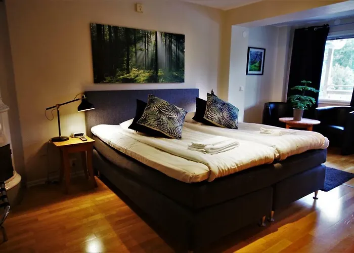 Hotell Treetop Hangout & 3*