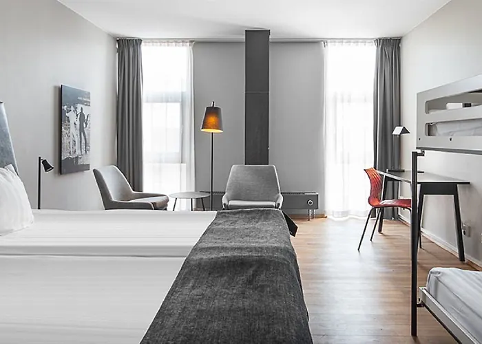 Quality 11 & Eriksbergshallen Hotell 4*