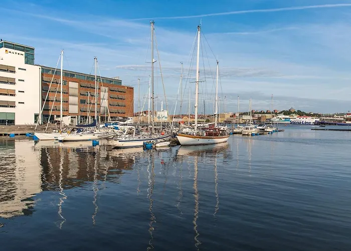 Hotel Radisson Blu Riverside 4*