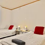 Workers Premium - 5 Bedroom - 10 Beds - Parking Gothenburg
