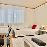 Workers Premium - 5 Bedroom - 10 Beds - Parking * Gothenburg