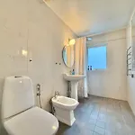 Workers Spacious Holiday home