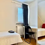 Workers Premium - 5 Bedroom - 10 Beds - Parking Gothenburg
