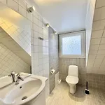 Workers Premium - 5 Bedroom - 10 Beds - Parking Gothenburg
