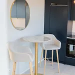 Floor With Rooftop, 1br In Great Location * Göteborg