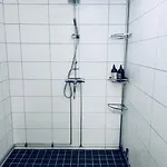 Apartment Rymligt Och Haerligt Radhus I