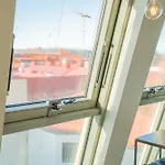 Apartment Floor With Rooftop, 1br In Great Location *