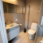 Floor With Rooftop, 1br In Great Location