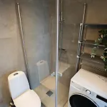 Floor With Rooftop, 1br In Great Location *