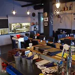 Hostel Spoton & Sportsbar