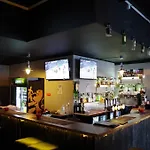 Hostel Spoton & Sportsbar *