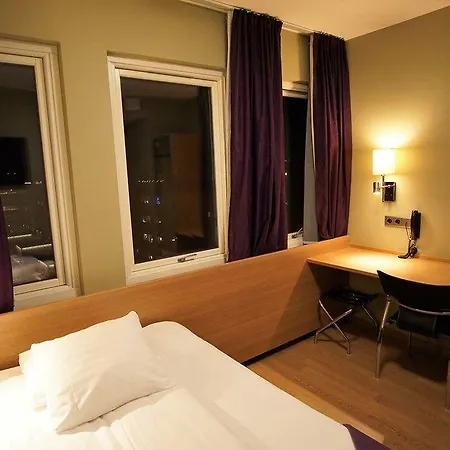 Hotel Western Arena 3*