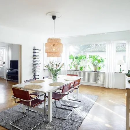 I Ett Lugnt Och Centrumnara Villaomrade * Goteborg