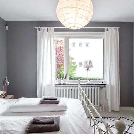 I Ett Lugnt Och Centrumnara Villaomrade * Gothenburg