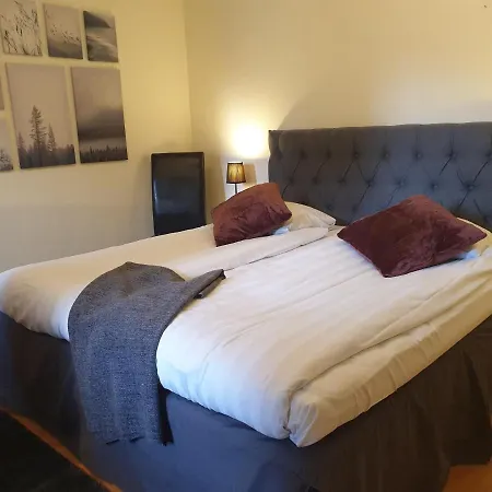 Hotel Treetop Hangout & Gothenburg