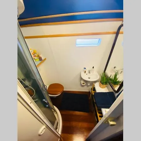 Holiday home Amazing Location! Cozy Houseboat In Gothenburg! *