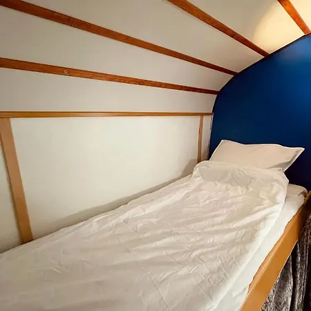 Amazing Location! Cozy Houseboat In Gothenburg! * Gothenburg