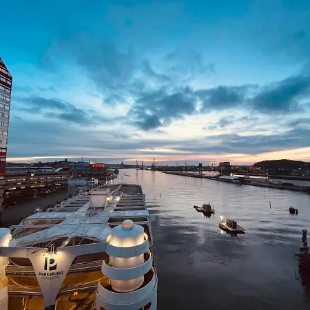 Amazing Location! Cozy Houseboat In Gothenburg! Holiday home *