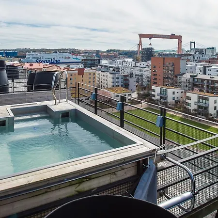 Hotel Quality 11 & Eriksbergshallen Gothenburg