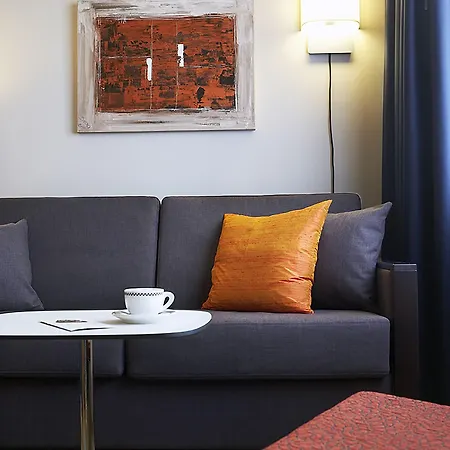 Quality Waterfront Отель 4*