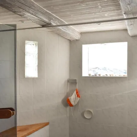 Stunning In Torslanda With Jacuzzi, Sauna And Wifi Casa de Férias Gotemburgo