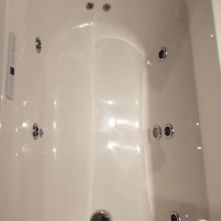 Downstairs Aparthotel *