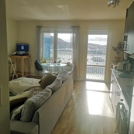 Fin Lagenhet Med Balkong Apartment